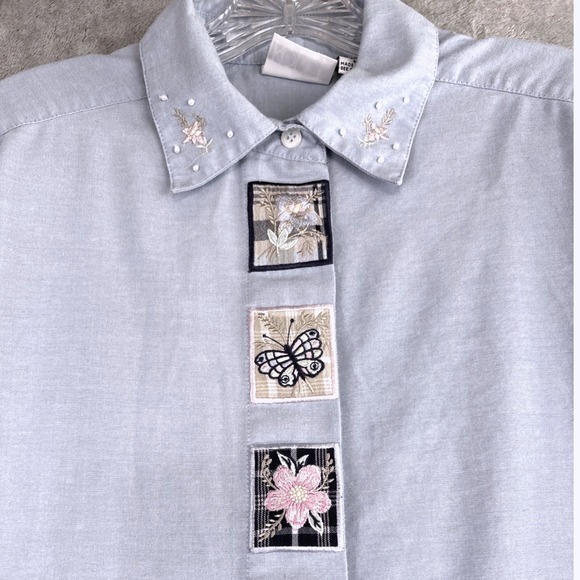 Koret Shirt M Blue Button Down Embroidered Floral Butterfly Embellished Cottage - Picture 2 of 9